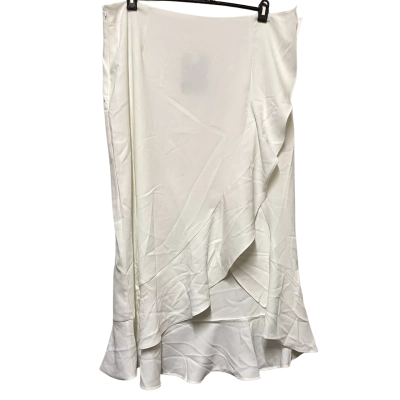  Womens  Size 20 White Skirt