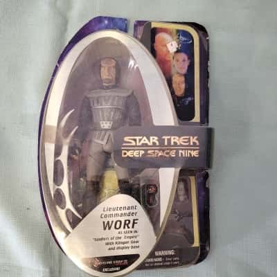 Star Trek: Deep Space Nine Lieutenant Commander Worf Action Figure - Musicland Group Exclusive - Art Asylum/Diamond Select