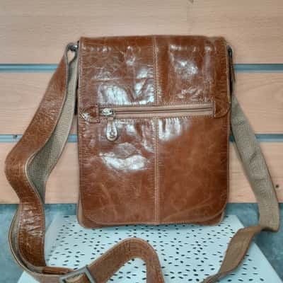 Gabee Unisex Cross Body Bag / Shoulder Bag Brown 