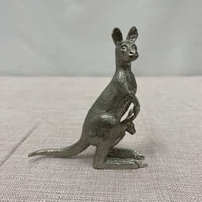 Australian Kangaroo With Joey Pewter Style Figurine 