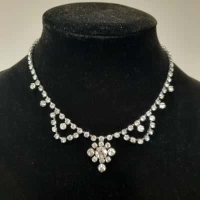 Vintage-Style Rhinestone Choker in Silver Tones.