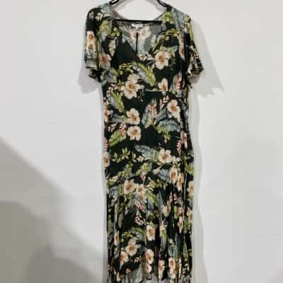 Table Eight MIDI Dress Women’s Size 14 Floral RRP$149.99