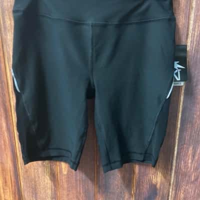 Kipronyc active wear shorts   Size M Black  new 