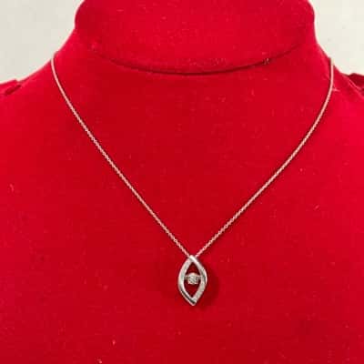 925 Marked Womens Necklace  w/ 925 Marked Almond Shaped Pendant