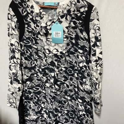 Blue Illusion Womens  Size M Black  / Floral / White  Shirt