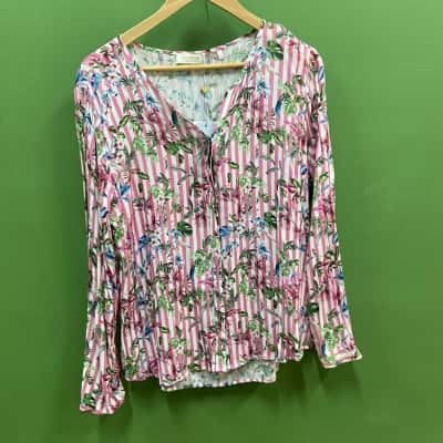 Rich & Royal, Azalea Pink Blouse V-Neck Printed, Size 40