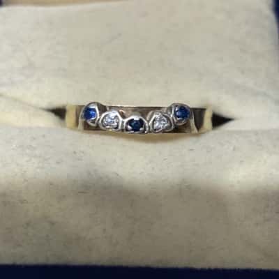  9ct gold vintage sapphire and diamond ring 