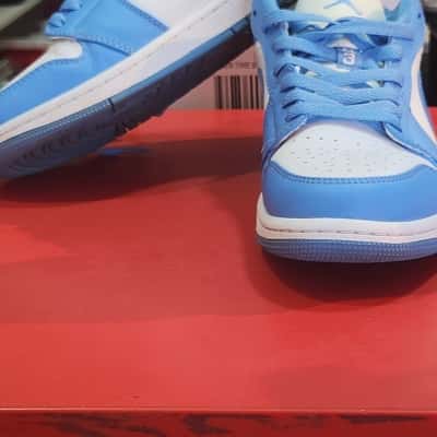 Nike Unisex  Size 9 Blue 