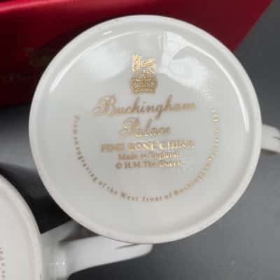 X2 Fine Bone China Coffee Mugs featuring picture of Buckingham Palace 