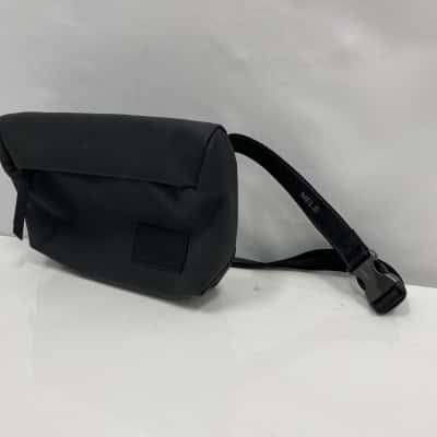 Crumpler Unisex Bum Bag Black  