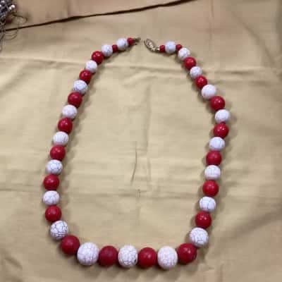  Womens Beaded Bracelet Red / White 