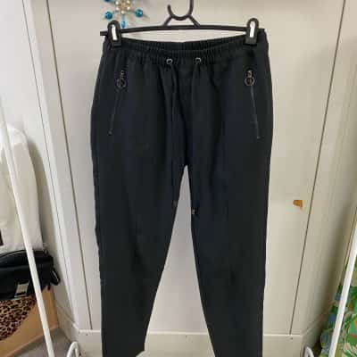 Katies Womens black cargo pants Size 8 