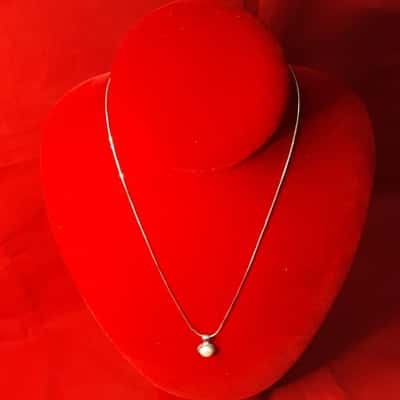 Pearl pendant necklace set in Stirling silver