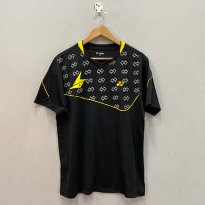 Yonex  Mens  Size XL Short Sleeve T-shirt Black  / Silver / Yellow 