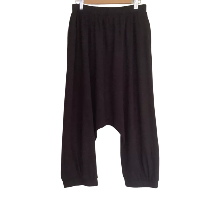 TIRELLI    Black Soft Stretch Slouch Pant.    Size L 