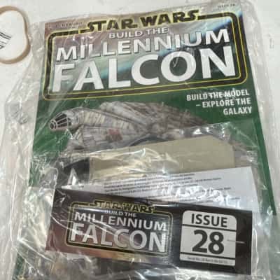 Star Wars build the millennium falcon issue 28