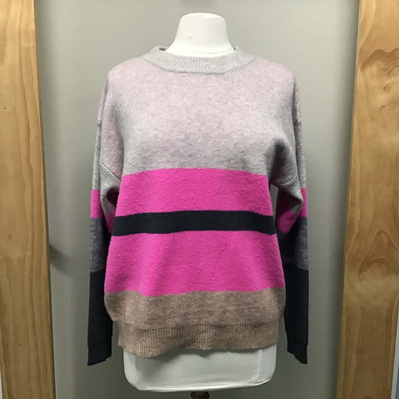 She Who Dares Jumper - Pink
