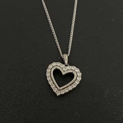 Sterling silver chain and pendant 