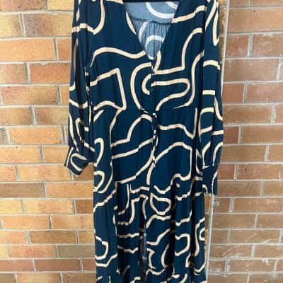 Womens Fria  Size 16 Maxi Dress Pattern 