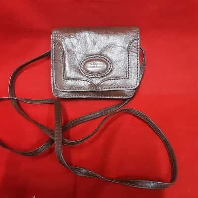 Oggi Domani handcrafted small size leather shoulder bag with belt strap for versatility