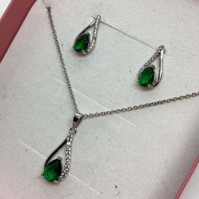  Womens Earrings / Necklace Set Emerald Green Coloured / Sterling Silver 