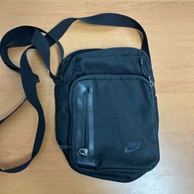 nike sling bag 3.0