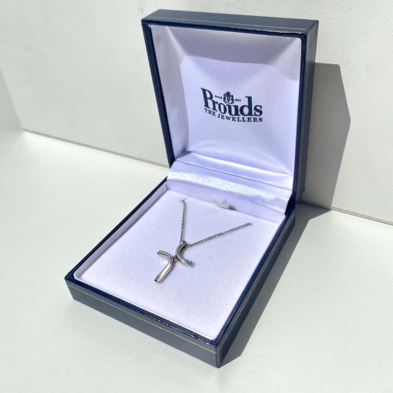 Prouds 375 9ct White Gold Cross Pendant Necklace s