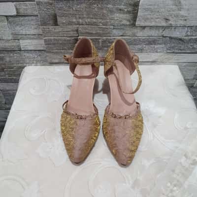 qian lang  Womens  Size 42 Heels tan colour