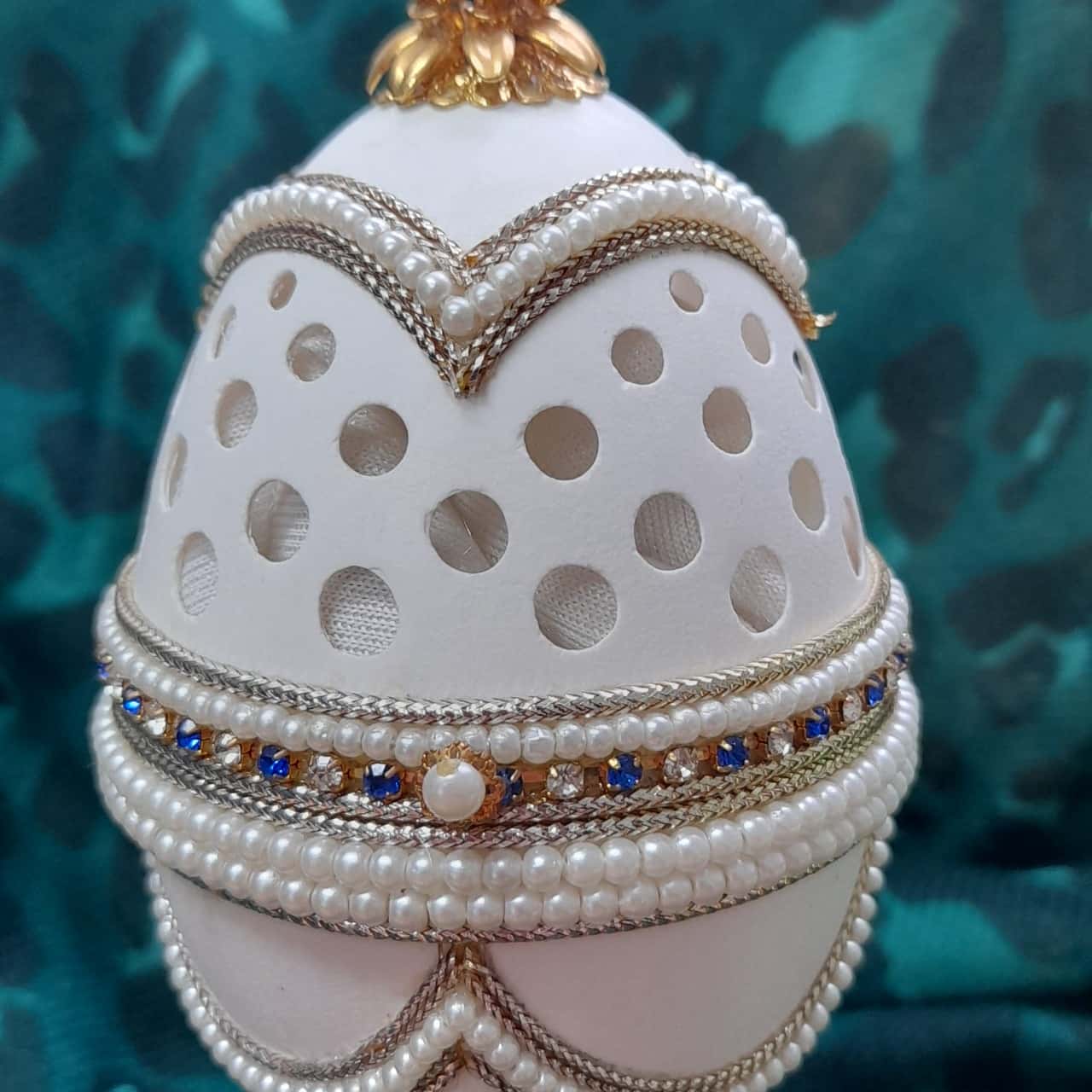 Egg shaped jewellery box(s)
