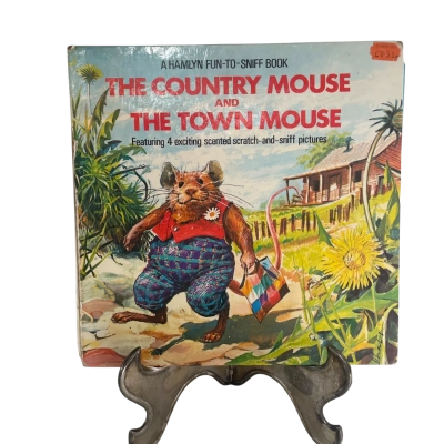 "The Country Mouse and The Town Mouse" 1971 hardcover book