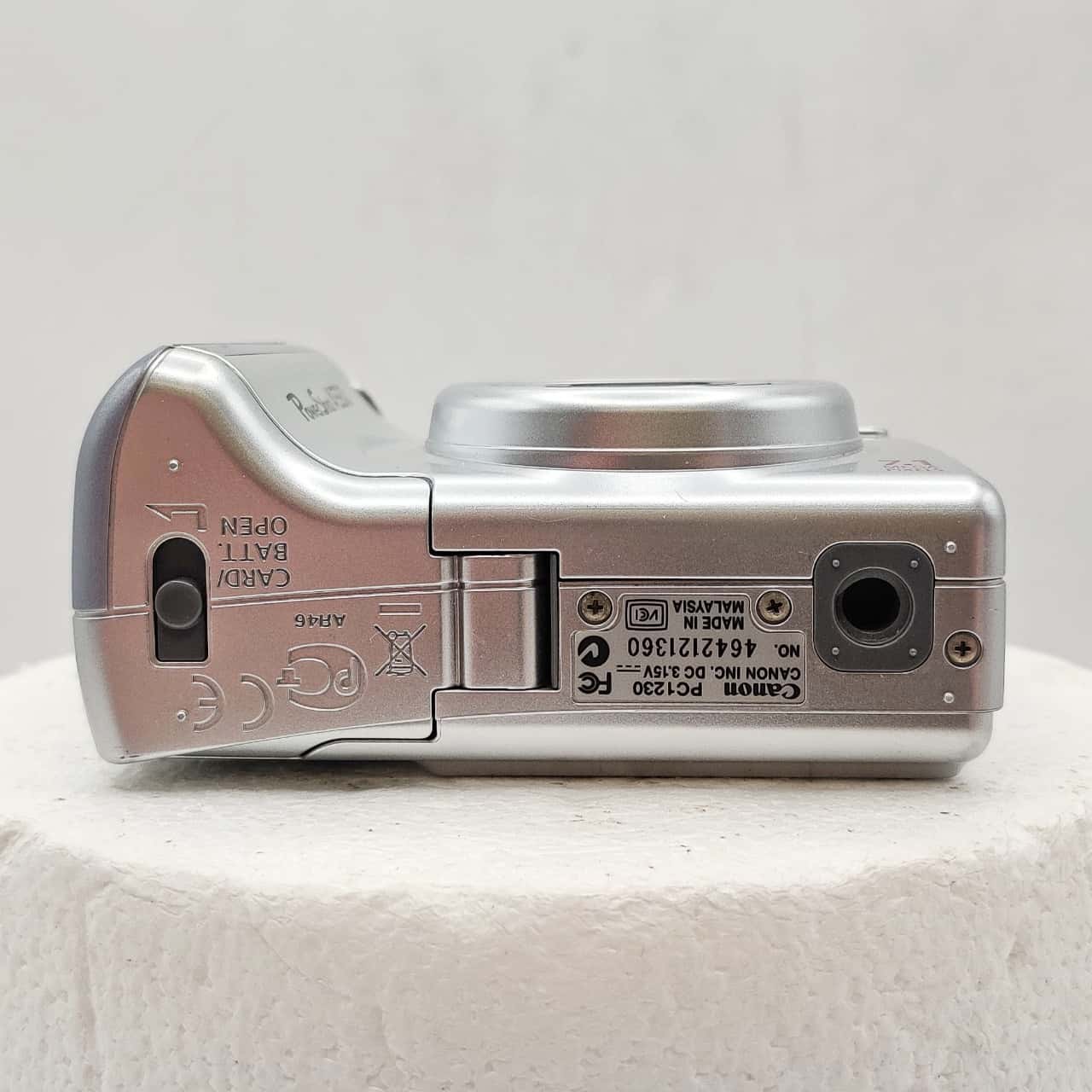 Canon PowerShot A550 Compact Digital Camera 7.1 Mega Pixels