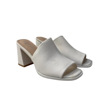 BNWT Betts Womens Slick Square Heel Size 37 White 