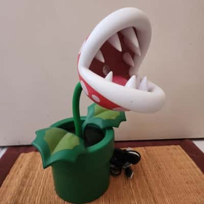 Nintendo Palado Super Mario Posable Piranha Lamp