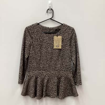 Cue Womens  Size 12 Long Sleeve Top Animal print 