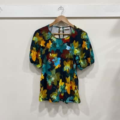Sussan Womens  Size XS Short Sleeve Top Floral 
