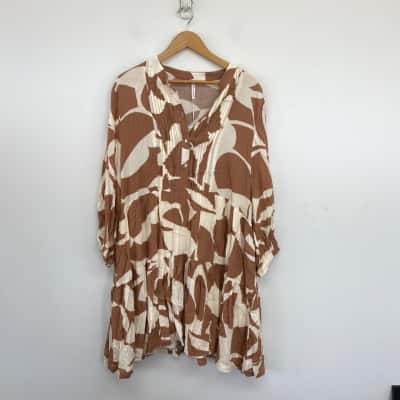 Spicy Sugar Camel Beige Tan Abstract Frembrae Dress  Size 16 