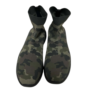 Steve Madden Mens  Size 9.5 Camouflage Boots 