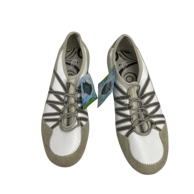 Surfside 6 Stroller Womens Comfortable Slip On Shoes.  Size 9.  New with tags