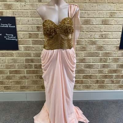 Betty Tran Womens  CUEOPATRA GONN Size M 