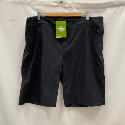 Kathmandu Women's Shorts Size 18 Black RRP$100