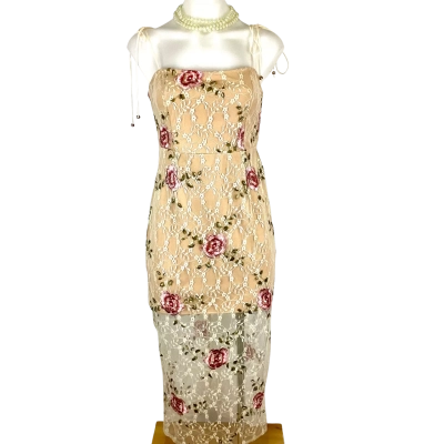 Showpo - Floral Lace - Beige Size 10