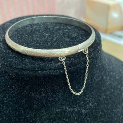 Vintage 925 Sterling Silver Hinged bracelet 