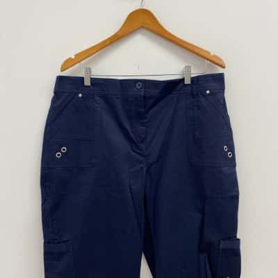 Noni B Womens  Size 18 Shorts Blue / Navy Blue - New with tag