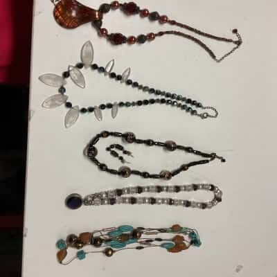 Assorted  Women's beaded Necklaces 1 with matching earrings Multicoloured 