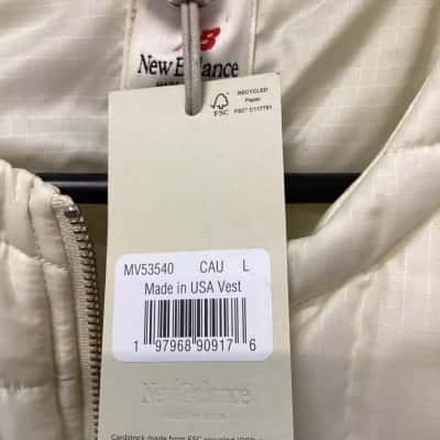 New Balance Womens  Size L Vest Jacket Cream 