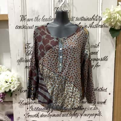 M Brand! Made In Italy! LONG SLEEVED ANIMAL PRINT TOP! Womens  Size XS Long Sleeve Top Animal print / Brown / Grey / Pattern 