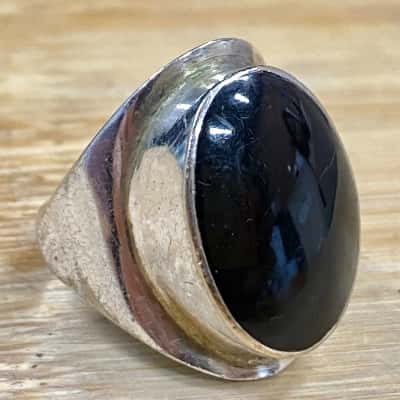 Sterling Silver Black Oval Stone Ring (Stamped 925)