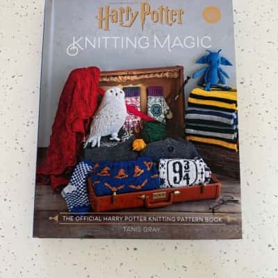 Harry Potter Knitting Magic Book. 