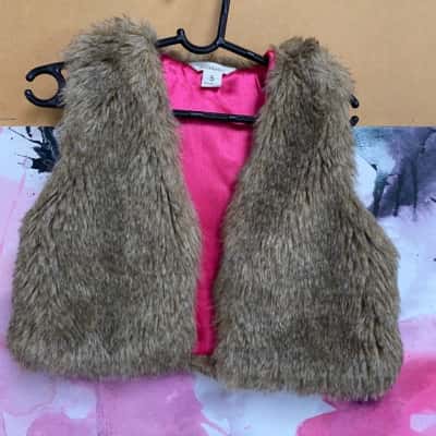  Kids Size 5 Milkshake Polyster Fur Coat - see description