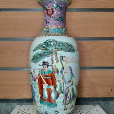 Chinese designed porcelain vase